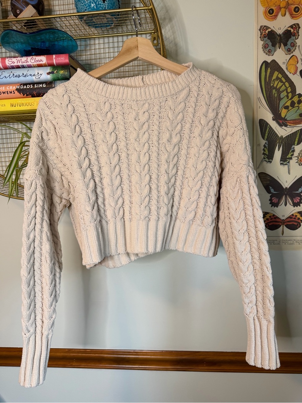 Cream Cable Knit Cropped Sweater size small